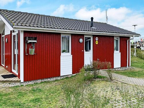 Lensterstrand House | 4 person holiday home in GROEMITZ