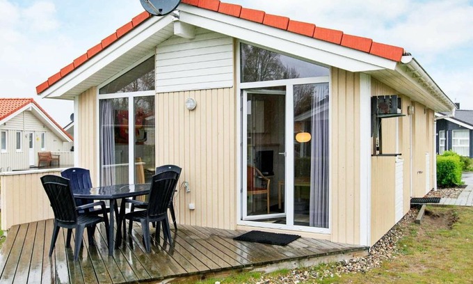Lensterstrand House | 4 person holiday home in GROEMITZ