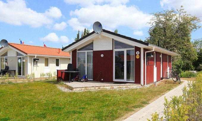 Lensterstrand House | 4 person holiday home in GROEMITZ