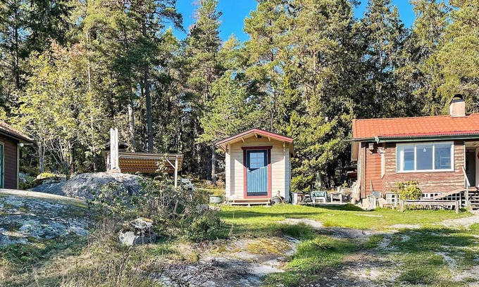 Vato House | 4 person holiday home in VäTö