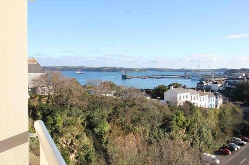 Mylor Churchtown Apartment | 4 Porth Gwel, Sea View & Parking