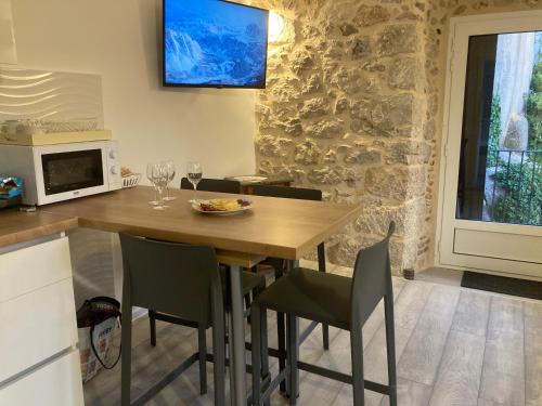 Vrbnik Apartment | 4* Posta/Butiga couples only apartments