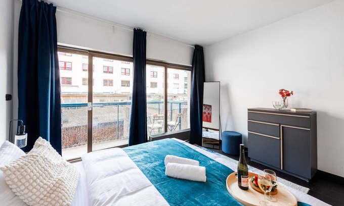 Karlin Apartment | 4-room apartment near the park Vitkov