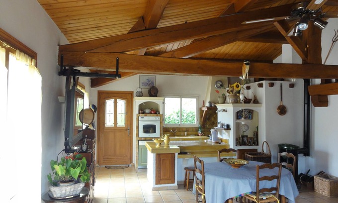 Saint-Jeannet House | 4-room house, private parking, swimming pool, very quiet.