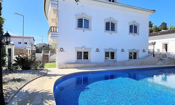 Arnal House | 4 Rooms Residence at Villa ☆ (10-15 Guests) by Silver Village Residence