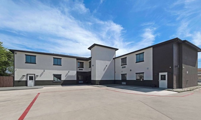 Eastside Promise Neighborhood Hotel | 4 Rooms w/Free Breakfast Ideal for Travelers on I-10 & 1-35 - Easy Access