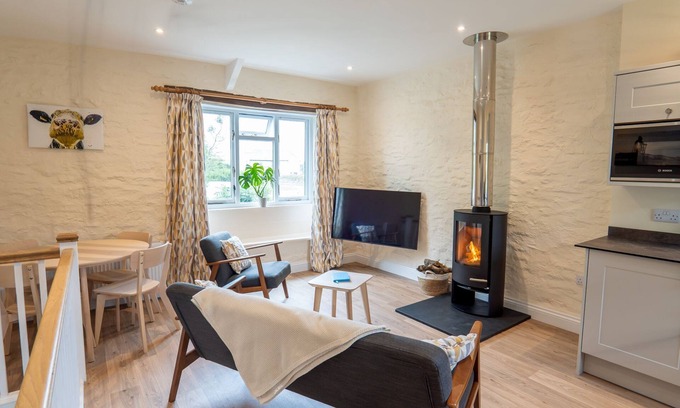 Boscastle House | 4* self catering, farm stay cottage. Sleeps 4