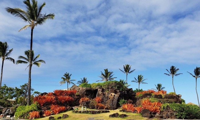 Hanamaulu Resort | 4 Star Beach Front Hotel Resort, Lanai Ocean View, one minute walk to the beach