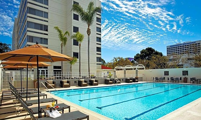 El Segundo Hotel | 4-Star Hotel ∙ DoubleTree by Hilton LAX - El Segundo