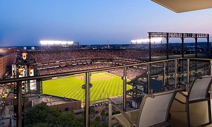 Downtown West Hotel | 4-Star Hotel ∙ Hilton Baltimore Inner Harbor
