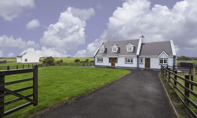 Aughris House | 4 Star Pet Friendly House in Fab location on the Wild Atlantic Way