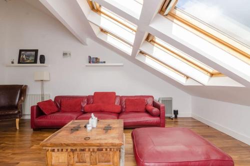 Belfast Apartment | 4 stars Rating Tourist board certified Spacious penthouse Apartment