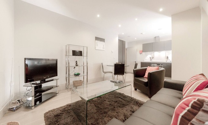 South Richmond Apartment | 4 The Quadrant - 2 bedroom apartment