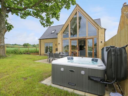 Moreton-in-Marsh House | 4 Wellacres Cottage