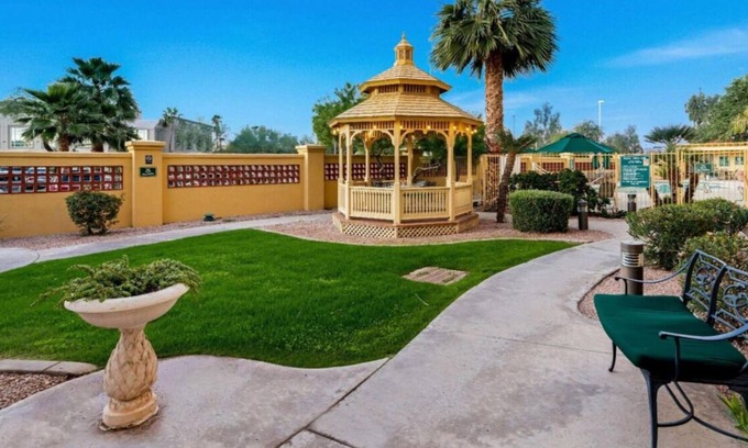 Superstition Springs Hotel | 4 x 2 Double Beds at La Quinta Inn & Suites by Wyndham Mesa Superstition Springs