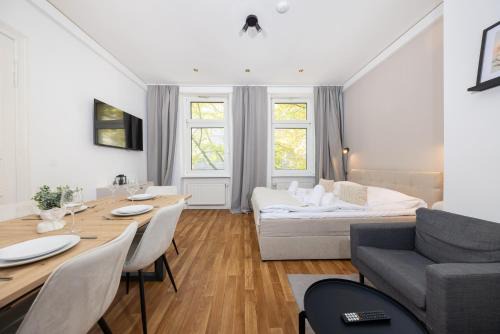 Neukoelln Apartment | 4 Zimmer Große Küche Balkon am Maybachufer