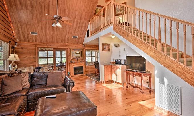 Sebring Cabin | 40-Acre Farm w/Animals & Fishing in Sebring!