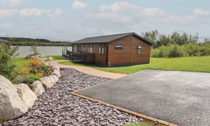 Oakmere Cottage | 40 DELAMERE POINT, pet friendly, with hot tub in Delamere