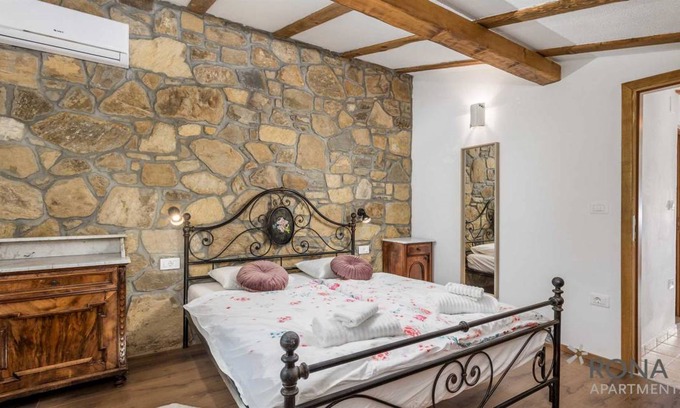 Vrh Apartment | 40 m² Apartment ∙ 1 bedroom ∙ 3 guests