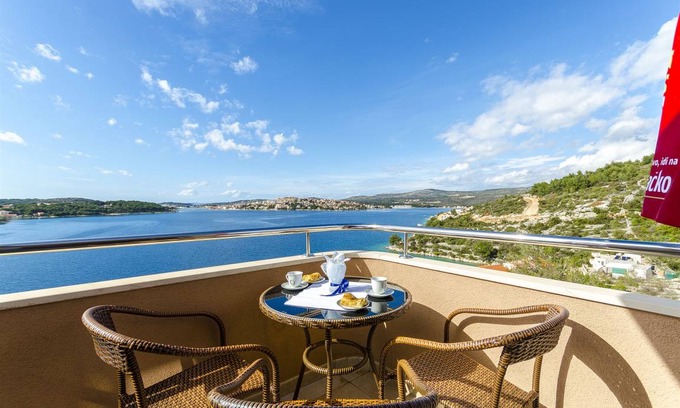 Rogoznica Apartment | 40 m² Apartment ∙ 1 bedroom ∙ 4 guests