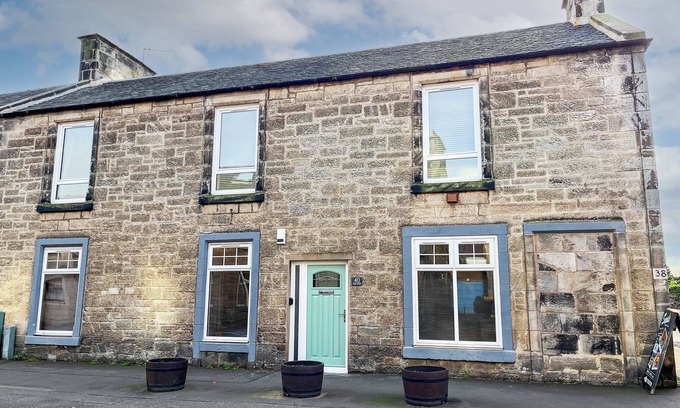 Aberdour Cottage | 40 MAIN STREET, family friendly, country holiday cottage in Aberdour