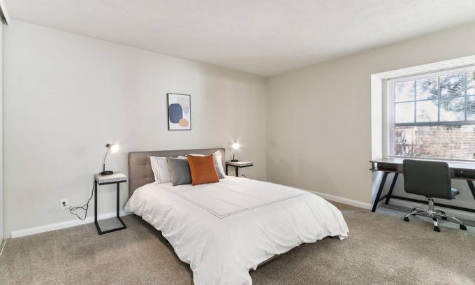 Atlanta Apartment | 400 Winchester 2 Bed 2 Bath Newly Furnished