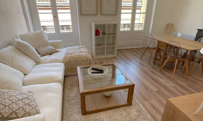 Capitole Apartment | 400m from the Capitole, spacious and bright T2 apartment