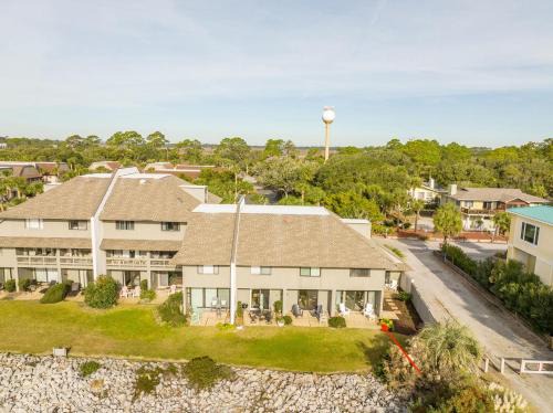 Saint Helena Island House | 401 Captain John Fripp Villa