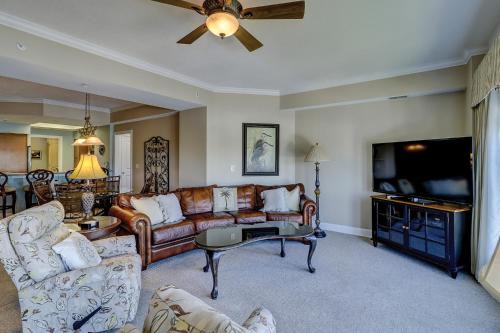 Shelter Cove House | 403 Main Sail