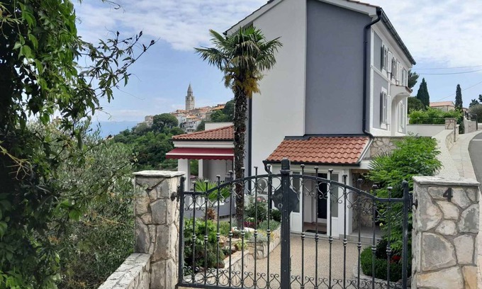 Vrbnik Apartment | 41 m² Apartment ∙ 1 bedroom ∙ 3 guests