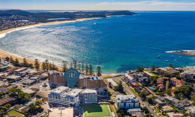 Terrigal House | 410 PINE TREE | Short walk to beach | Accom Holidays