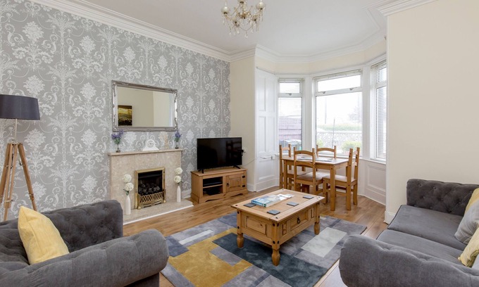 Leith Apartment | 414 - Lochend Road Apartment