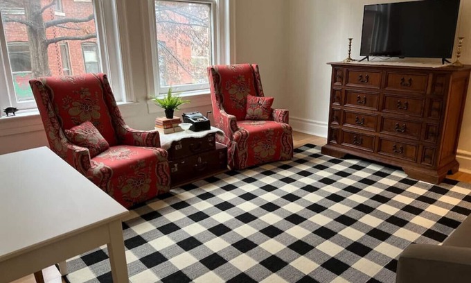 Old Louisville Apartment | 416 #2 · Stellar Suites | Modern Farmhouse Apt | StJames Ct