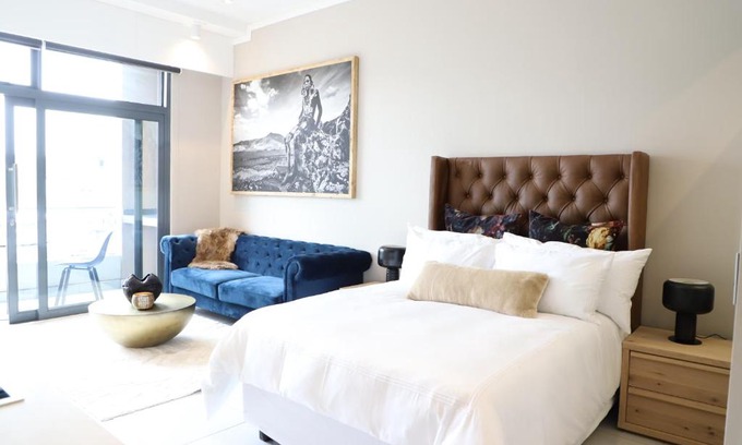 Menlyn Apartment | 418 Menlyn Maine Trilogy