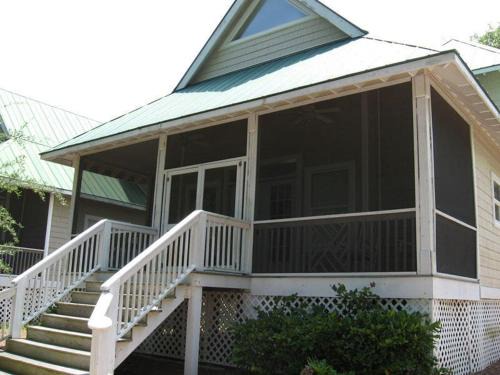 Saint Helena Island House | 42 Davis Love Dr