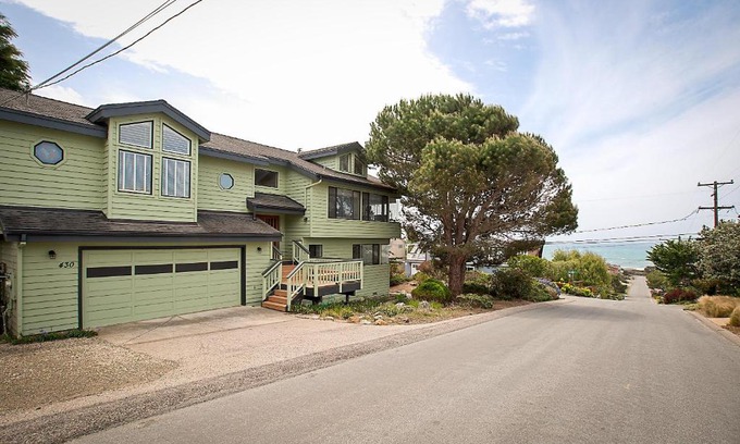 Marine Terrace House | 430 Orlando