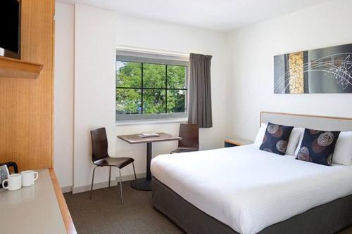 Adelaide Central Business District Apartment | 435/247 gouger st. ex hotel room in the city