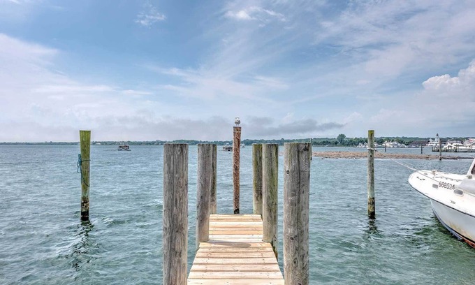 Montauk Hotel | 435 East Lake
