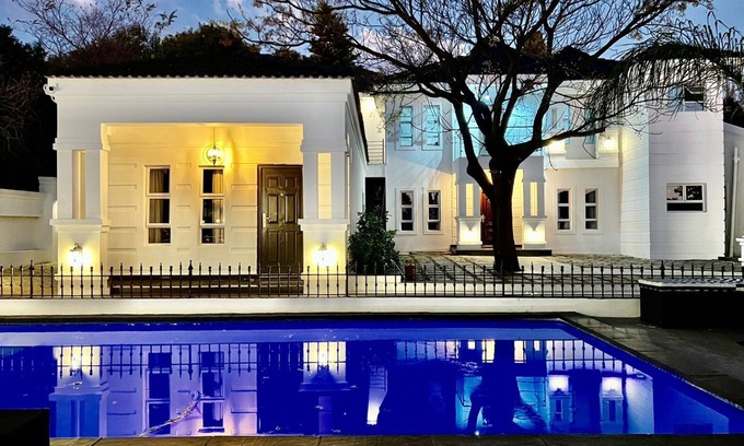 Greater Johannesburg Metropolitan Area Hotel | "435 on Vale Boutique Aparthotel”: A Luxurious Retreat in the Heart of Elegance