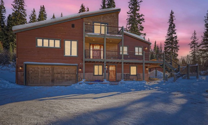 Blue River House | 437 m² House ∙ 4 bedrooms ∙ 10 guests