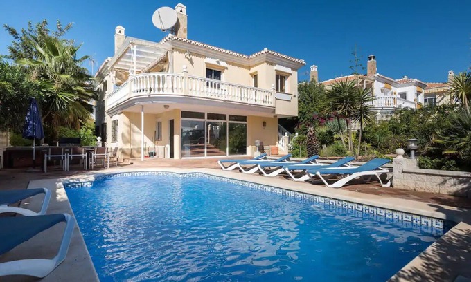 Almayate Bajo Apartment | 43813- 3 bedroom- Beautiful accommodation with private pool