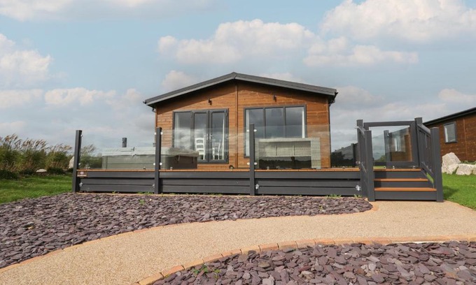 Oakmere House | 44 Delamere Point