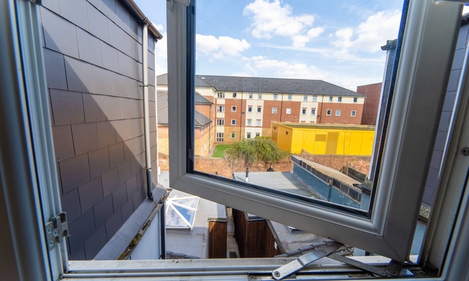 Selly Oak House | 44 North Road Studios Near QE and UOB