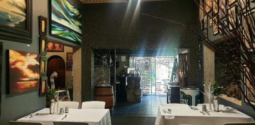 Ermelo House | 44 on Ennis Guest Lodge and Restaurant -