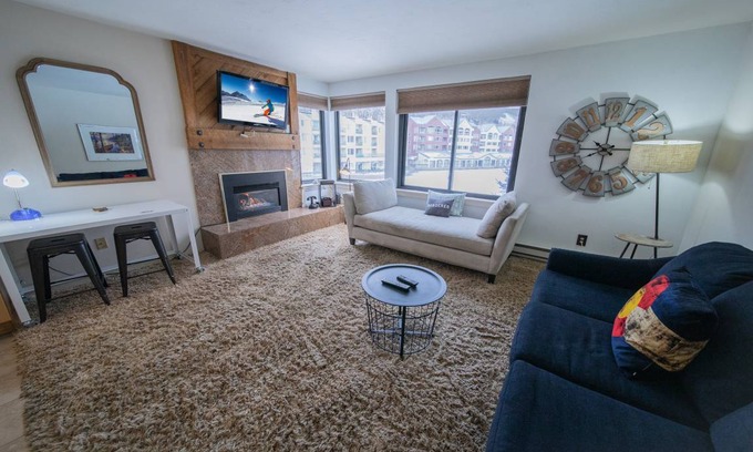 Lakeside Village Condo | 45 m² Condo ∙ 4 guests