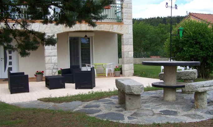 Saint-Pierre-Eynac House | 46 m² House ∙ 1 bedroom ∙ 3 guests