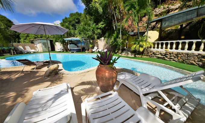 Sainte-Anne Villa | 460 m² paradise villa with swimming pool (max. 24 people)