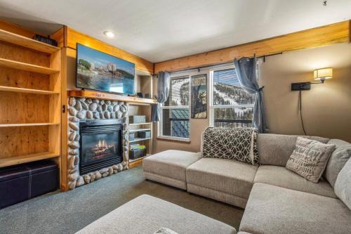 Sandpoint House | 461 Northwest Passage 205