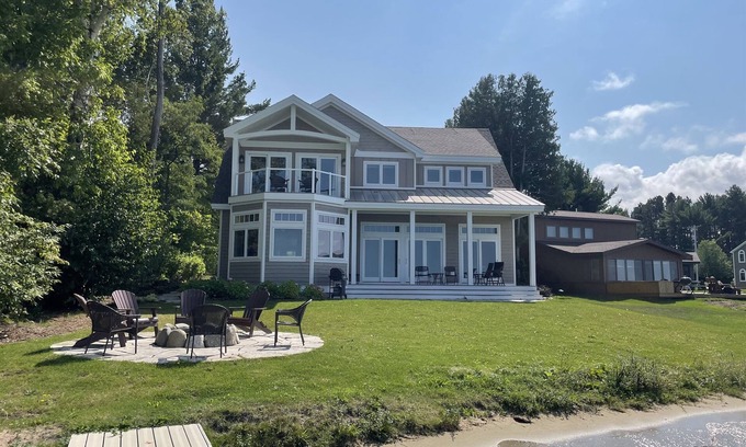 Maple City Cottage | 4678 on Glen Lake - 2 Luxury Cottages