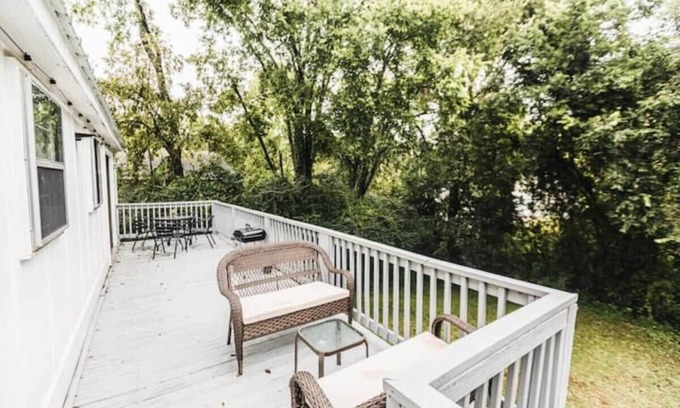 Crestwood South House | 47th Place Forest Park